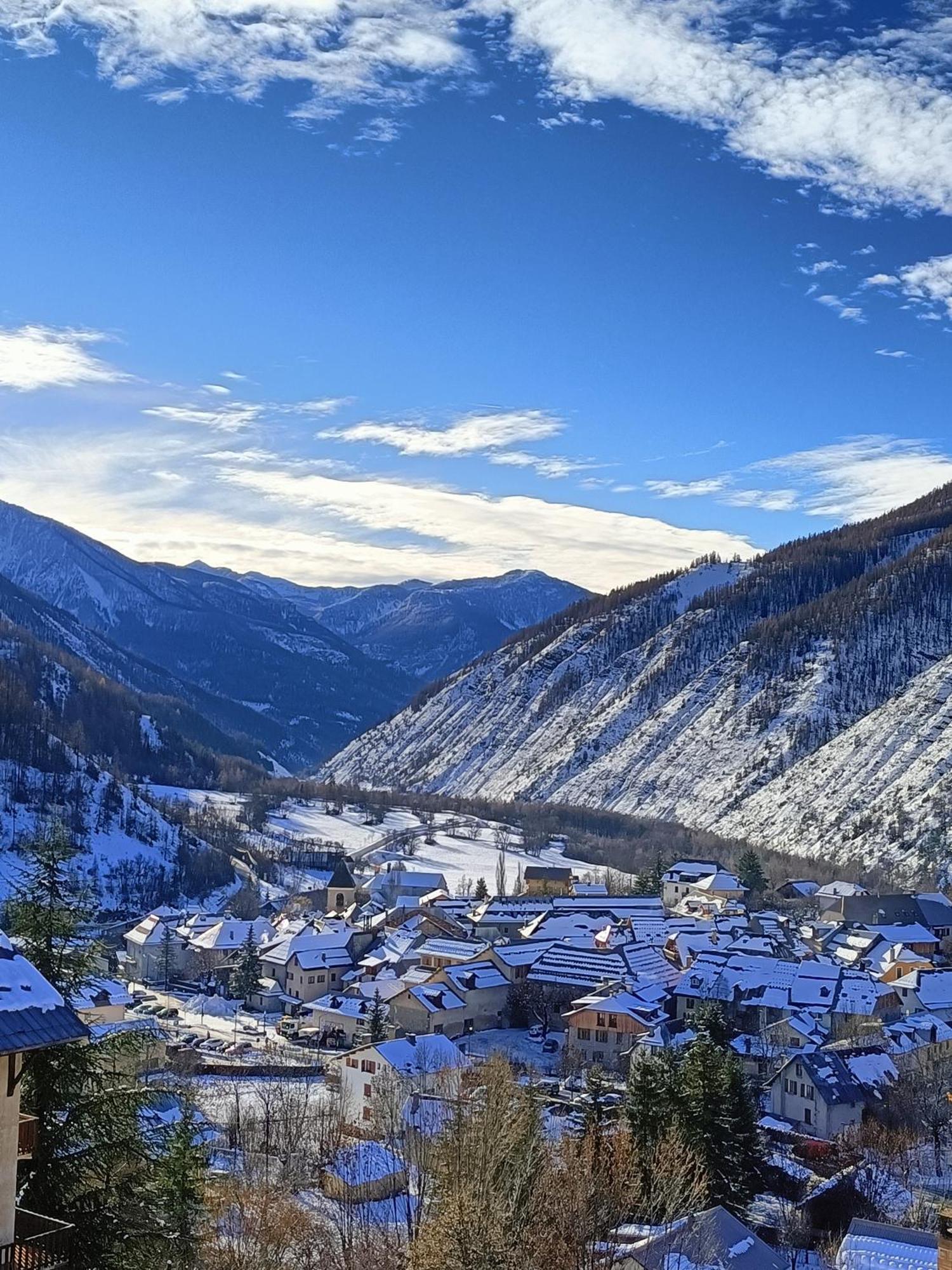 Hotel Plein Soleil Allos Exterior foto